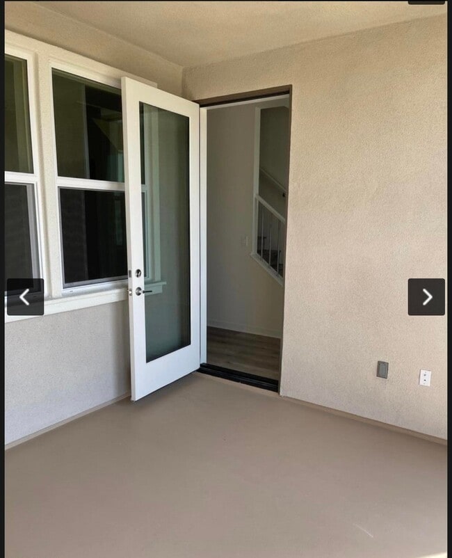 Photo - 633 Winchester Dr