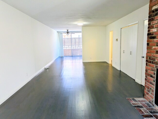 Living Area - 129 Marguerita Ave