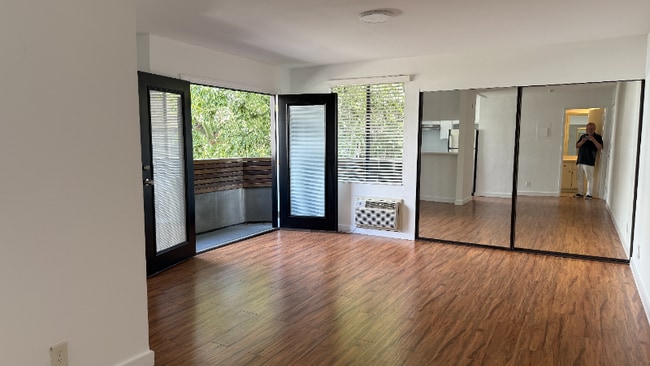 Photo - 7044 Hawthorn Ave Apartment Unit 215
