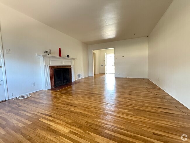 Building Photo - 1333 E Colton Ave Rental