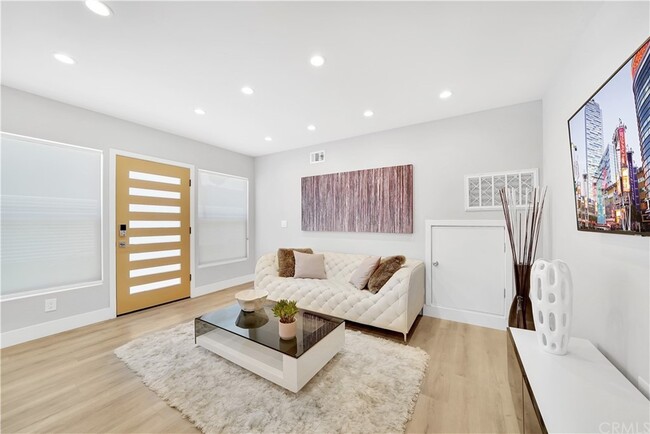 Living Room - 4415 Exposition Blvd