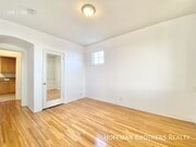 Photo - 7575 Melrose Ave Unit 3