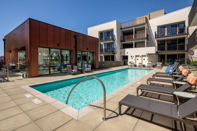 Photo - Catherine Santa Monica Apartments