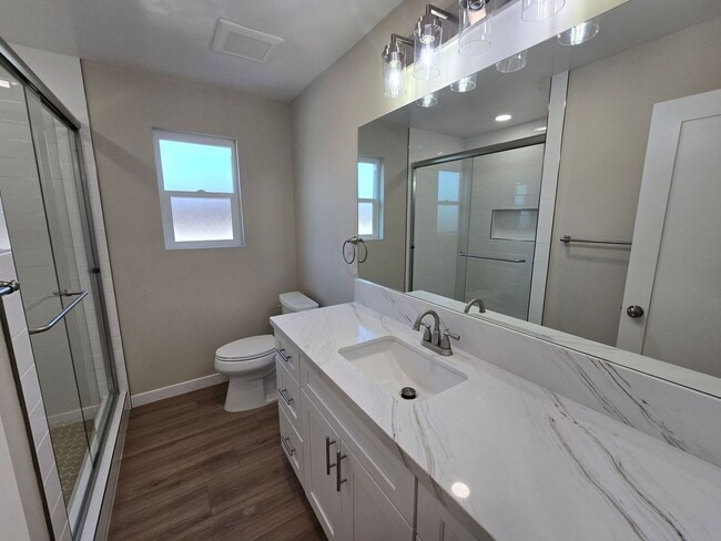 Photo - Newly Renovated House!!