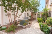 Photo - 328 W 7th