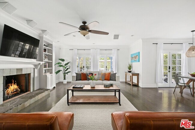 Photo - 11217 Kling St