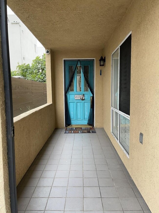 Photo - SPACIOUS 3BR/2.5BA EASTSIDE TOWNHOME FOR LEASE