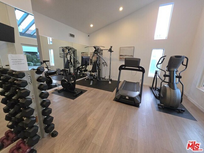 Photo - 1654 Michael Ln