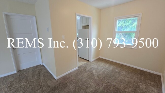 Photo - Bright Upstairs 1 Bedroom Apartment w/ Shared Garage Parking Unit 8926