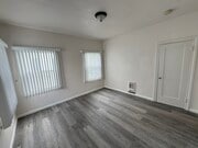 Photo - 4915 San Vicente Blvd Unit LARGE UPPER ONE BD DUPLEX