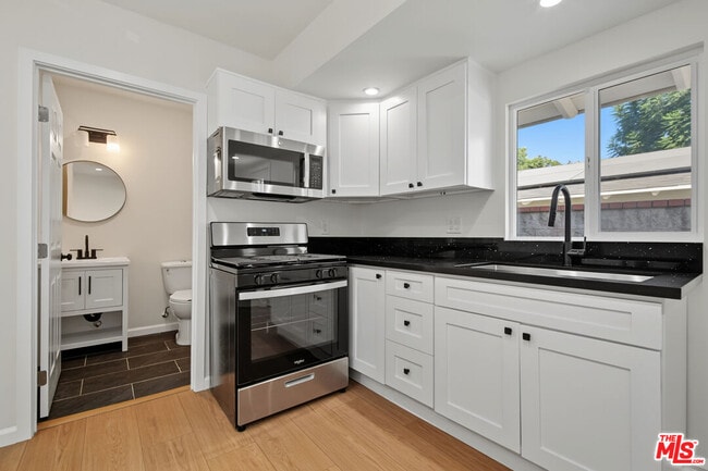 Photo - 11510 Fenton Ave