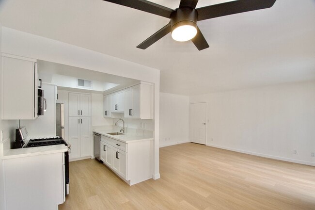 Photo - 10914 Camarillo St Unit 03