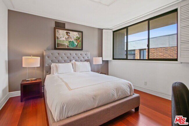 Photo - 9303 Burton Wy