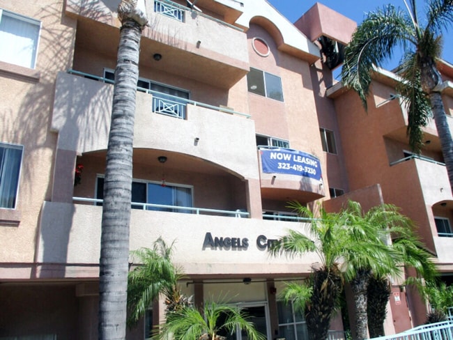 Photo - 13915 Oxnard St Unit 213