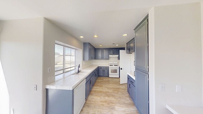 Photo - 1045 Willmont Way