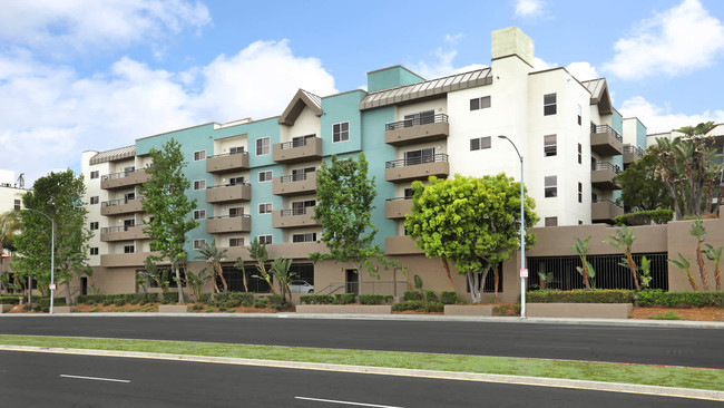 Exterior - Park West Apartments