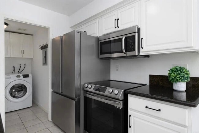 Photo - 4273 Rockport Bay Way