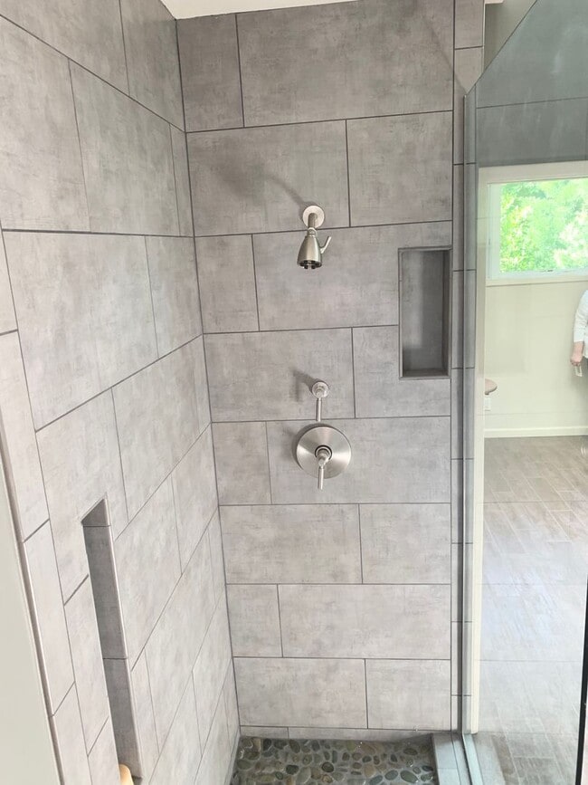 Photo - Home-Sweet-Home Vibe in Harper Ave! Unit 747 N. Harper Ave. - A