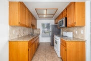 1BR, 1BA - 700SF - Kitchen - 14950 Burbank Blvd
