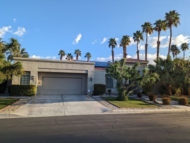 Building Photo - 1 Mission Palms Dr W