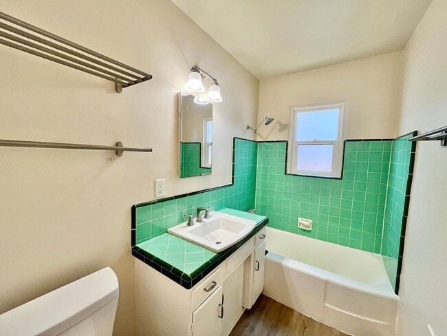 Photo - 2447 Boundary St Unit 2447