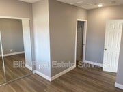 Photo - 6375 Osler St