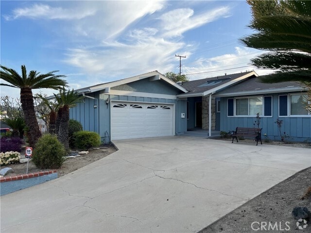 Building Photo - 141 N Prospectors Rd Rental