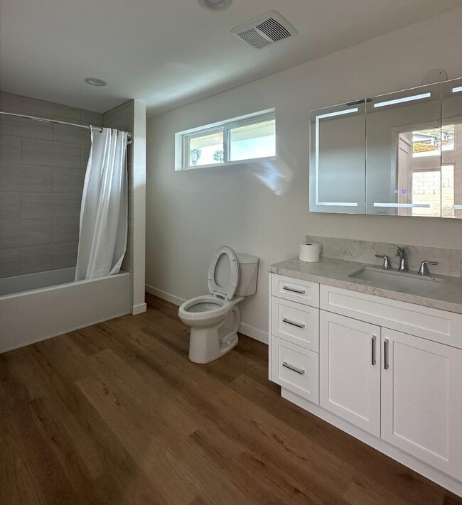 Photo - 1853 N Ave 53