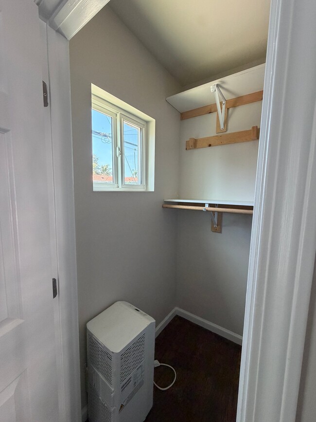 Photo - 259 Roycroft Ave