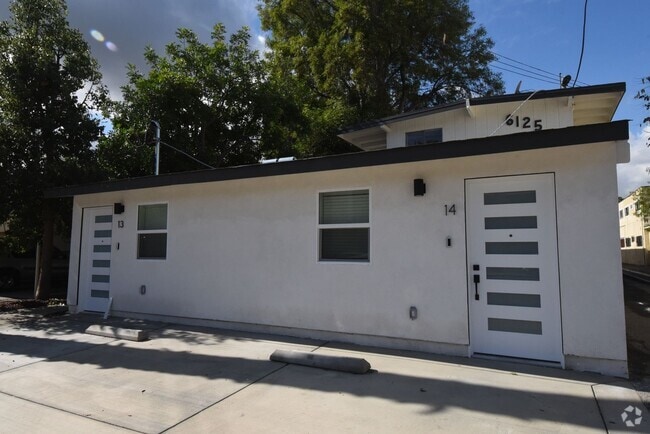 Building Photo - 6125 Whitsett Ave Unit 13 Rental