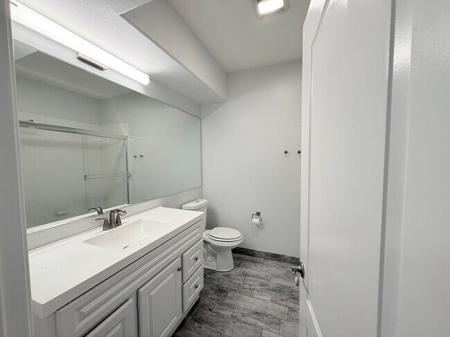 Photo - 3401 S Bentley Ave Unit 203