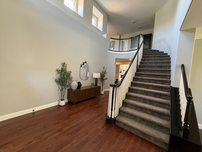 Photo - Lovely home in desirable Moorpark neighborhood