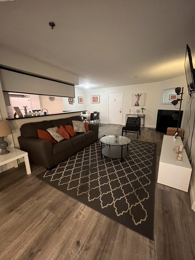 Floor Plan - 2-bed furnished