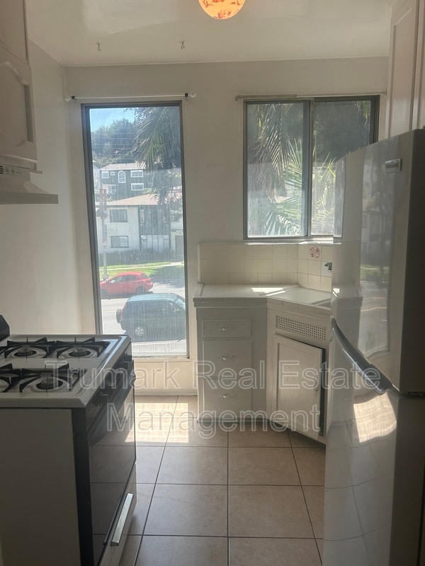 Photo - 3731 Los Feliz Blvd Unit 1/4