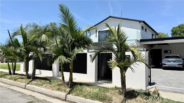 Building Photo - 16015 Acre St