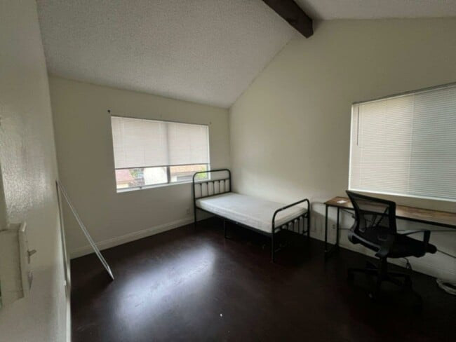 Building Photo - 8747 Canby Ave