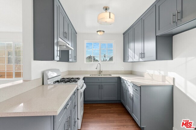 Photo - 12325 Oxnard St Unit 6