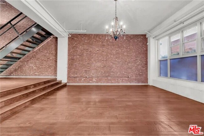 Photo - 510 S Hewitt St Unit 102