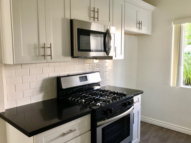 Photo - Shamrock Apartments