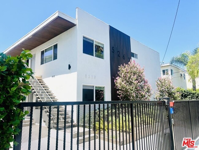 Building Photo - 5263 Riverton Ave Unit 2