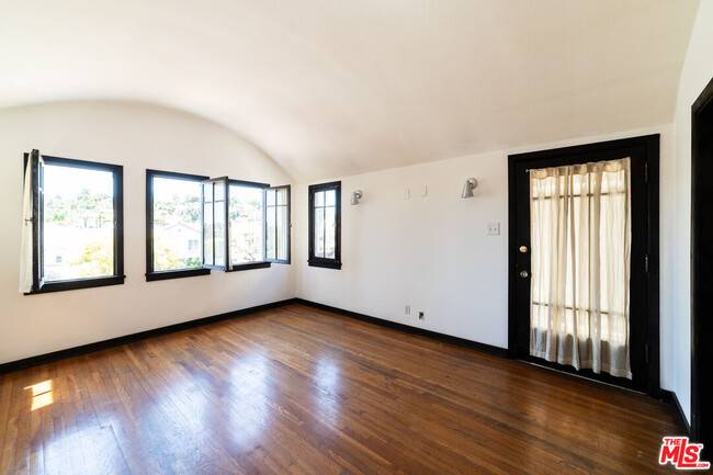Photo - 836 Silver Lake Blvd Apartment