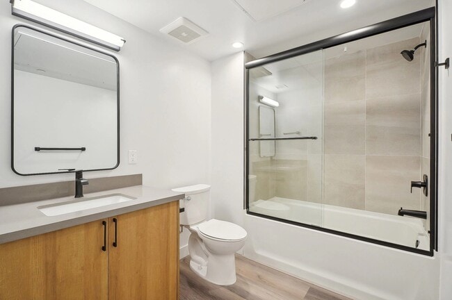 Photo - IM 21 Unit 302