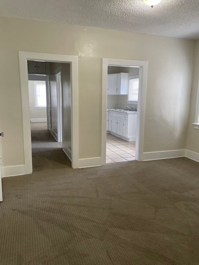 Photo - 443 W 11th St