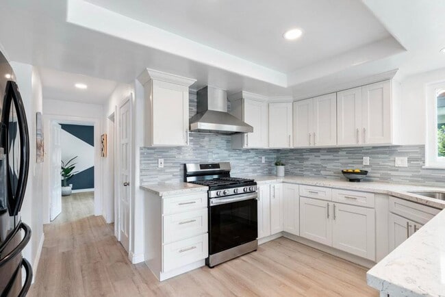Photo - Stunning 5-Bed, 4-Bath Fully Furnished Home in Prestigious Huntington Harbour