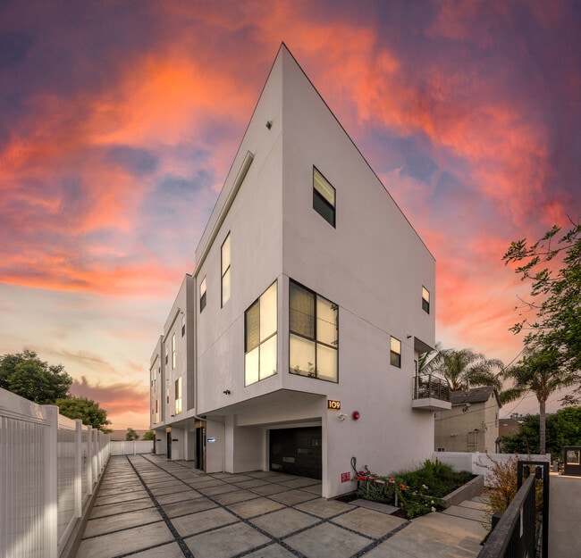 Photo - 109 N Westlake Ave Townhome