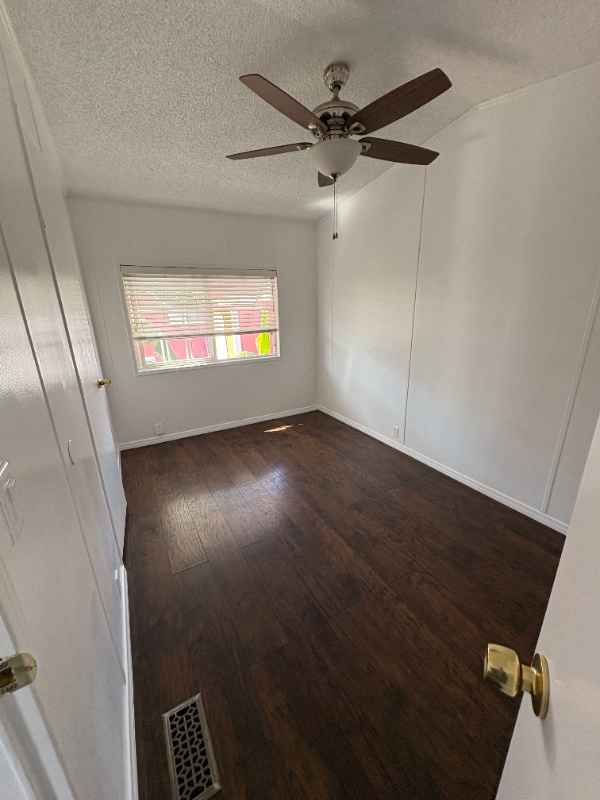 Photo - 425 E Gardena Blvd