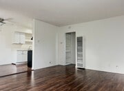 Photo - Bright 2 bed 1 bath in Pacific Beach Unit 2242 1/2