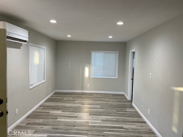 Photo - 638 E 85th St Townhome
