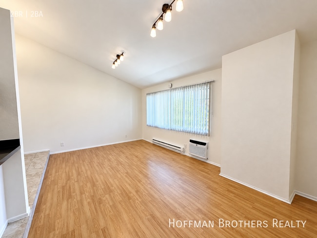 Photo - 6738 Independence Ave Unit 203