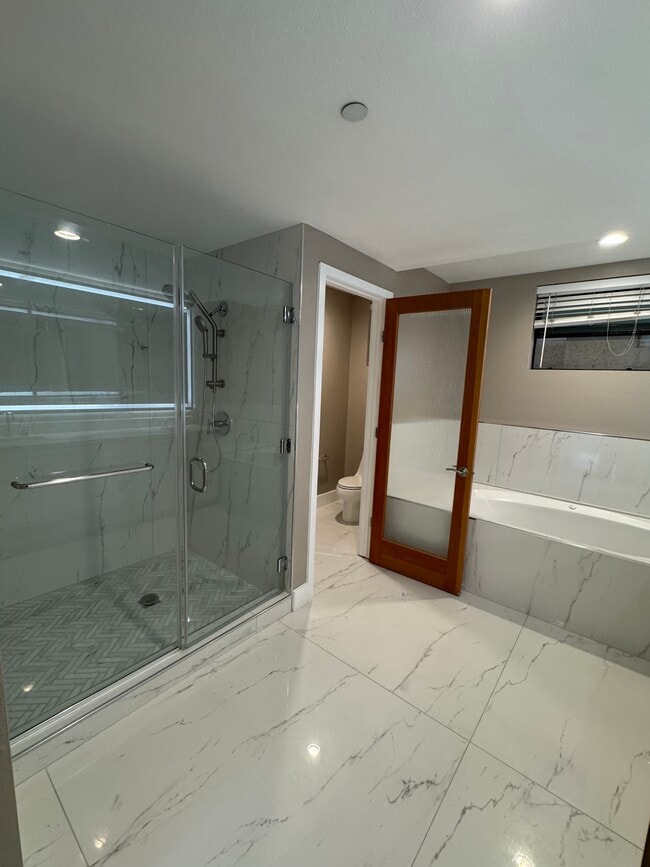 Building Photo - 395 E 4th St Unit 49